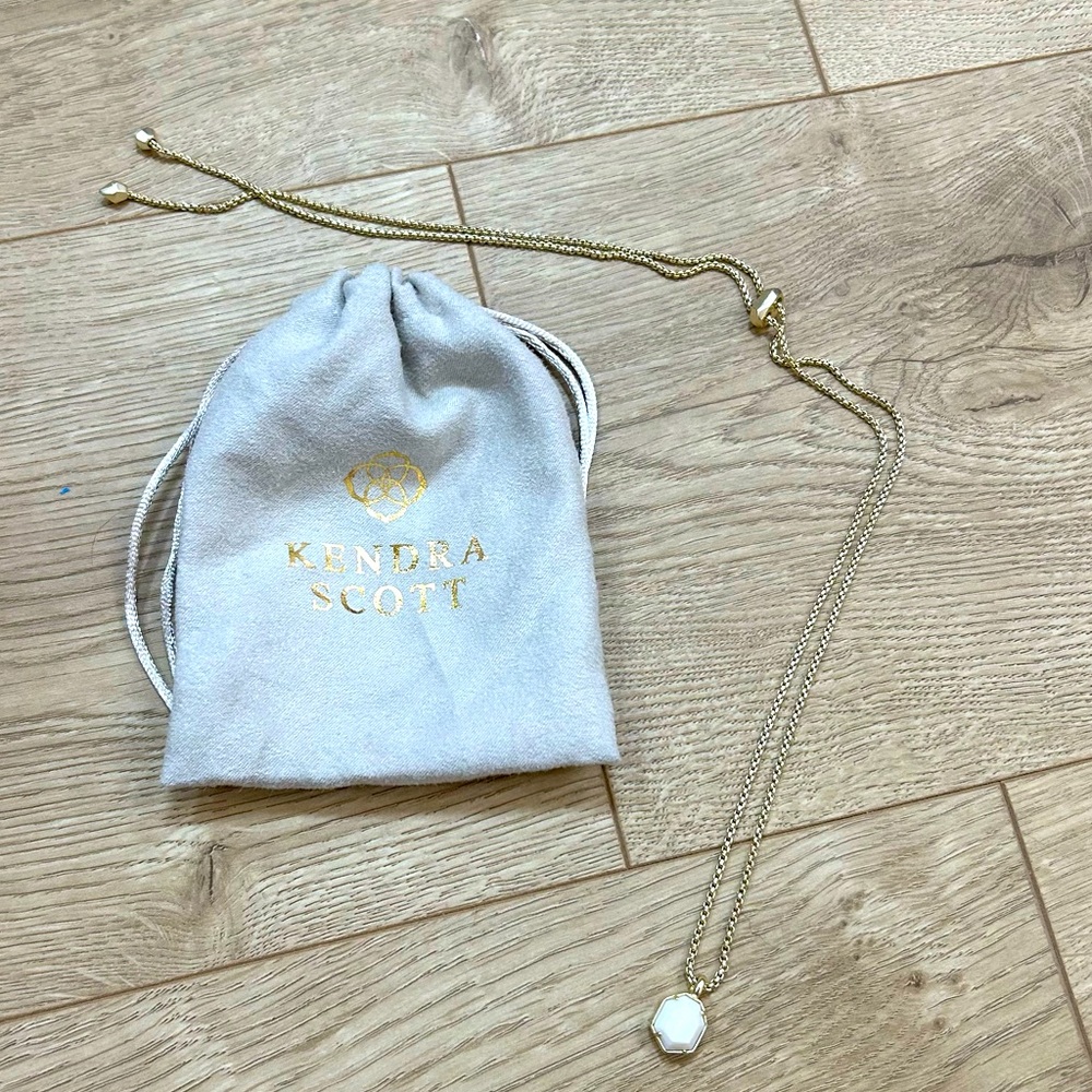 Kendra Scott Mother of Pearl Pendant Necklace white & gold
